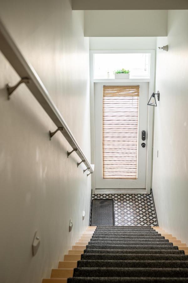 Midtown Modern - Urban Condo Walkable To Bars And Beach トラバーズ・シティ エクステリア 写真